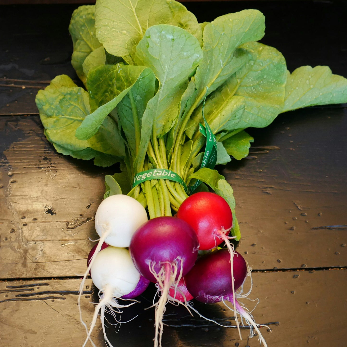 Easter egg radishes (1 bunch)