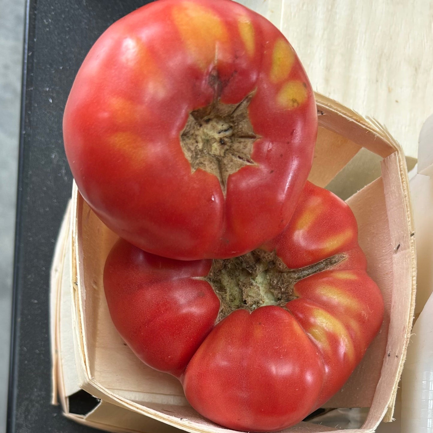 Slicer tomatoes (by the pound)